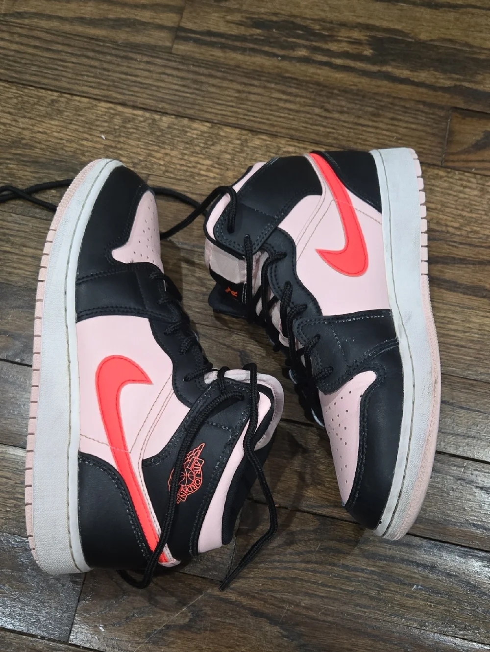 Air Jordan 1 mid Atmosphere  Pink Black 7y Womens 8.5 - Picture 8 of 14